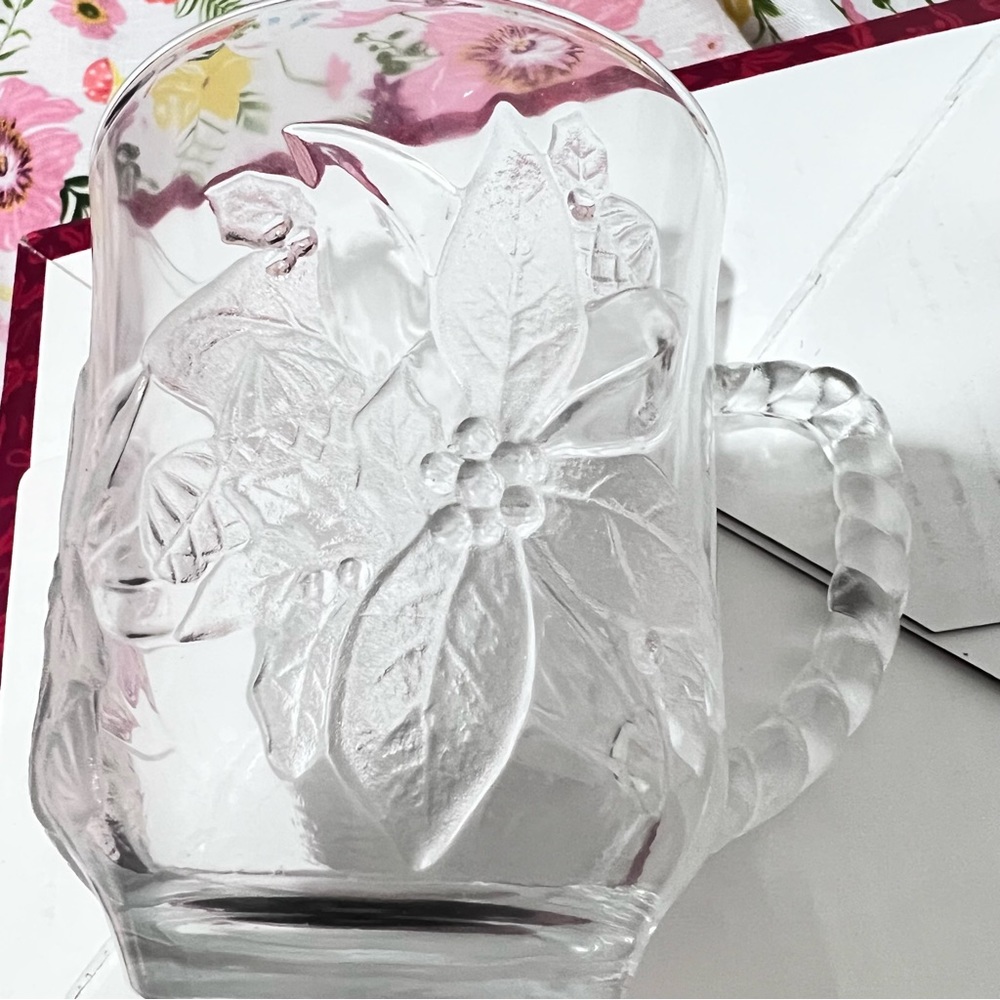 Made in Japan Crystals glass Holidays mug set of 4 New in Box